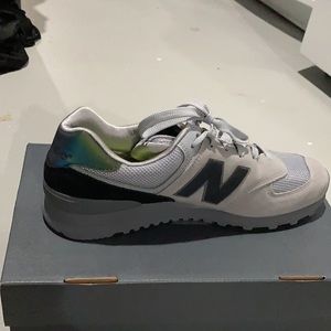 Men’s size 10 Hommes New Balance sneakers- new